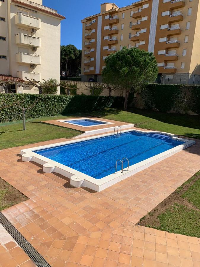 Cosy Apartment In L Escala, 7 Mins Walk To The Closest Beach, Riells Л'Аскала Екстер'єр фото