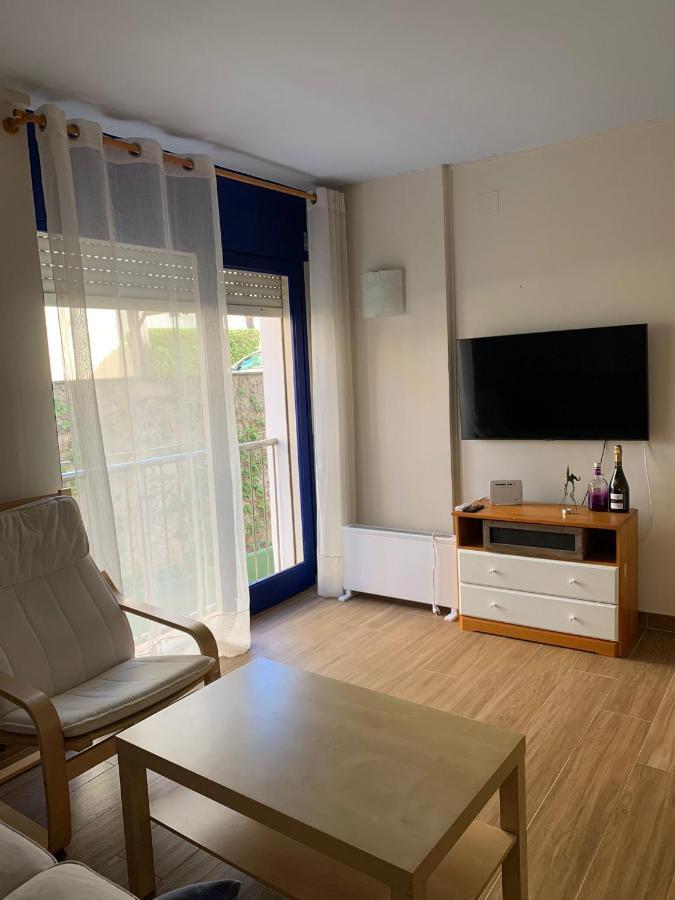 Cosy Apartment In L Escala, 7 Mins Walk To The Closest Beach, Riells Л'Аскала Екстер'єр фото